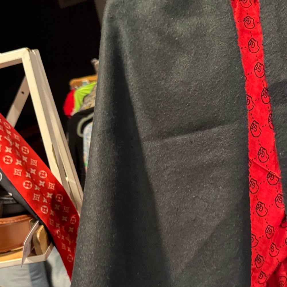 Burberry Black Men's Scarf with Red Logo - Picture 5 of 6